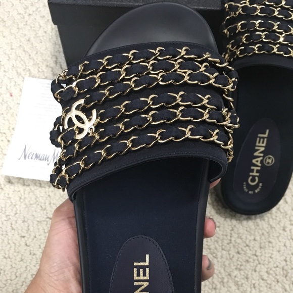 SOLD❌💯Authentic* CHANEL MULES SLIDES IN NAVY - Picture 2 of 7